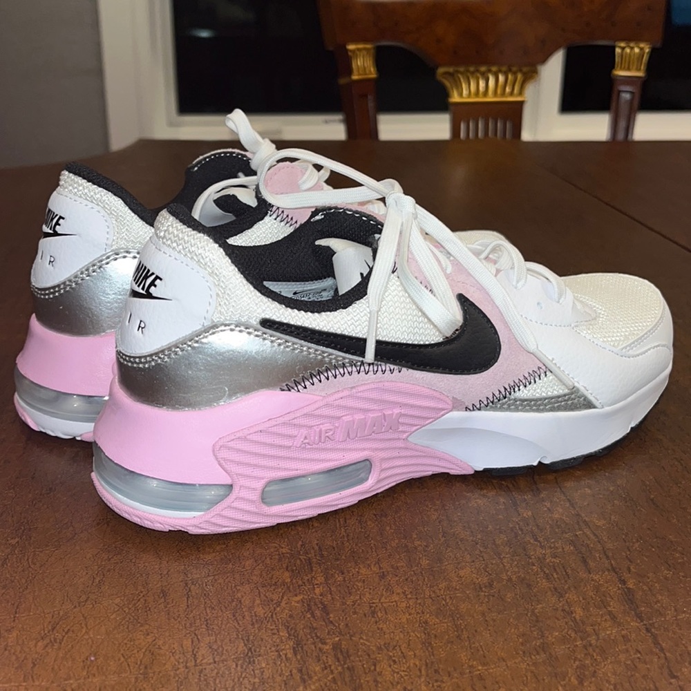 Brand new Nike air max women metallic sneaker size 7.5, white silver pink/purple